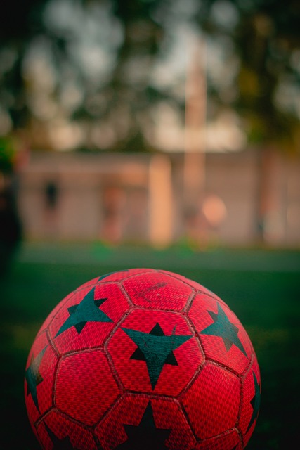 但它背后隐 但它背后隐